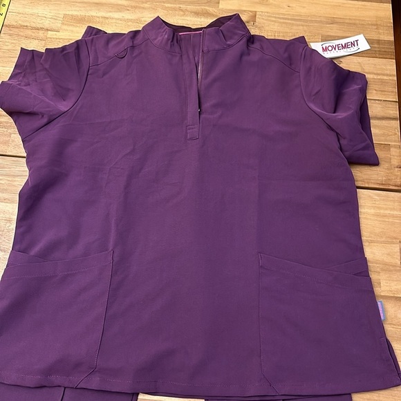 MOVEMENT ⭐️ butter soft  scrub set - Picture 8 of 14